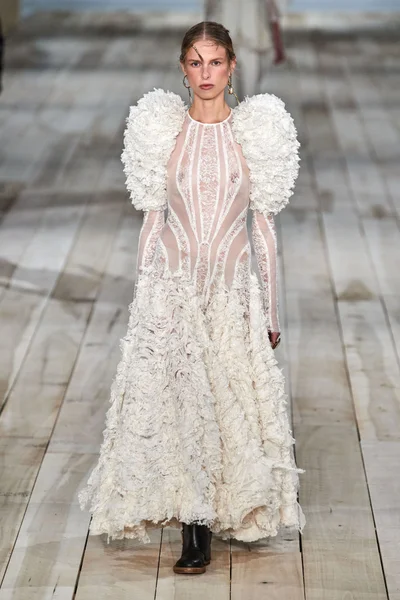 Look 33